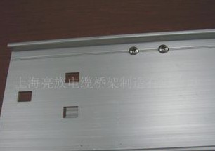 如何延緩金屬橋架的老化？