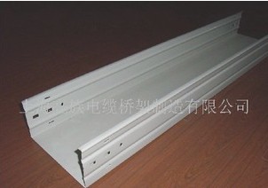 鋁合金槽式橋架在內(nèi)外壁的敷設